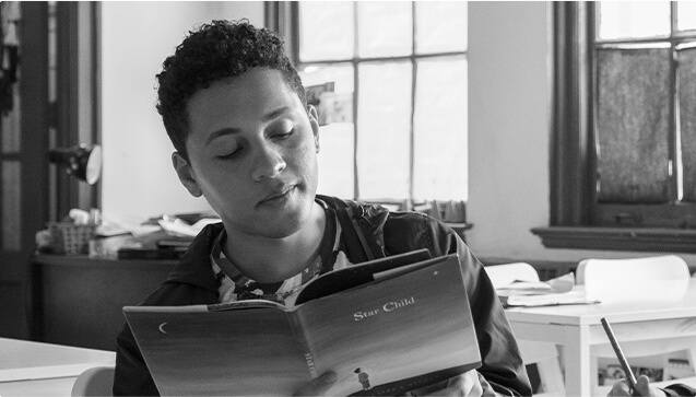 ジャブーキー・ヤング＝ホワイト（Jaboukie Young-White）／ファーン役