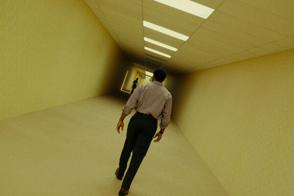 Backrooms(原題)